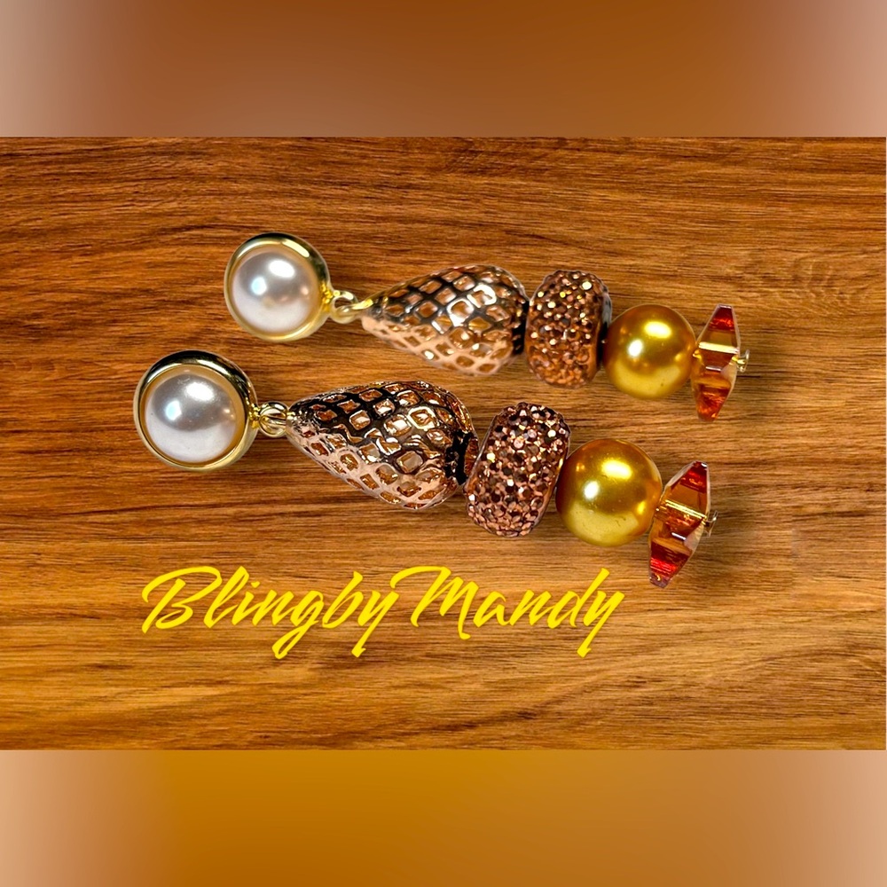 Pretty sea shell pearl earrings with Swarovski accent/stars